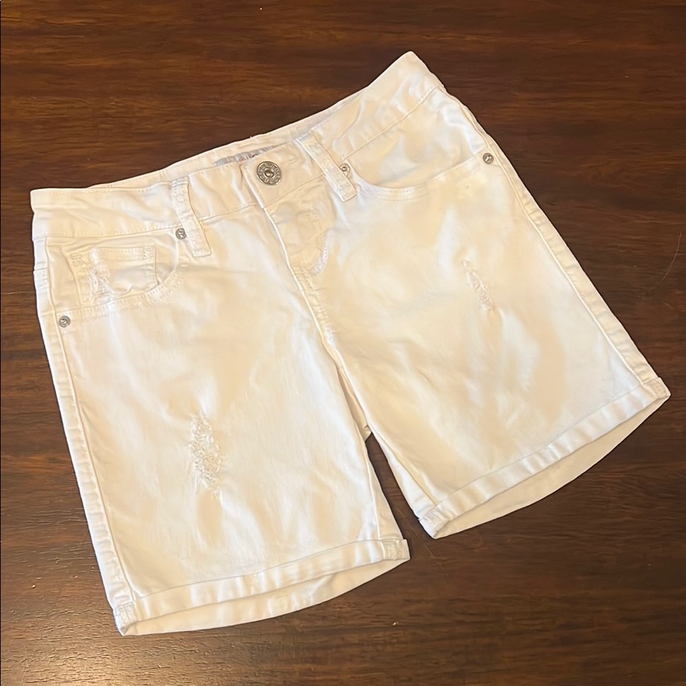 GUESS White Denim Shorts Sz 24, Great Condition.